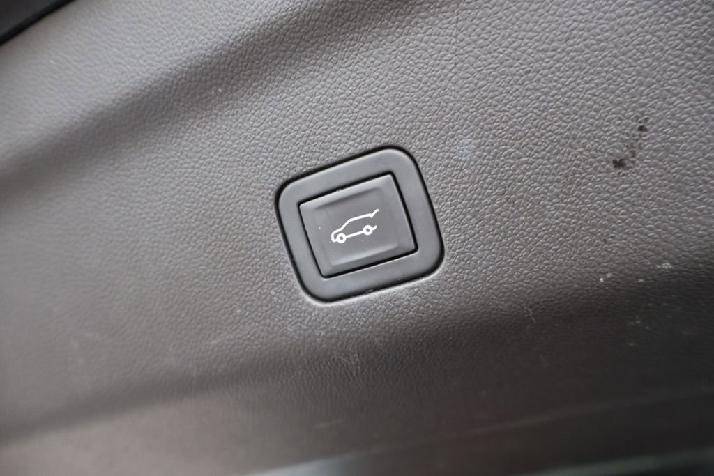 Used 2023 Chevrolet Tahoe LT image 40