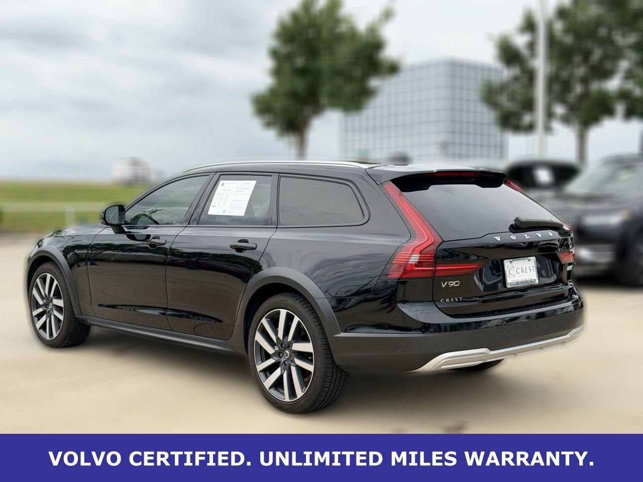 Certified 2025 Volvo V90 B6 Cross Country Ultra AWD/4WD image 8