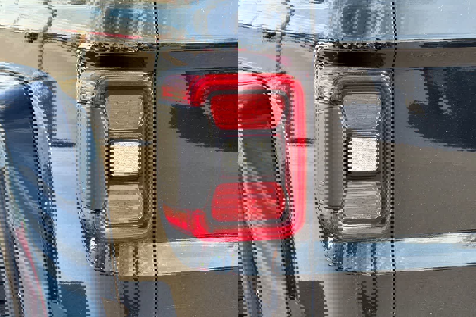 Used 2020 Jeep Gladiator Overland image 31