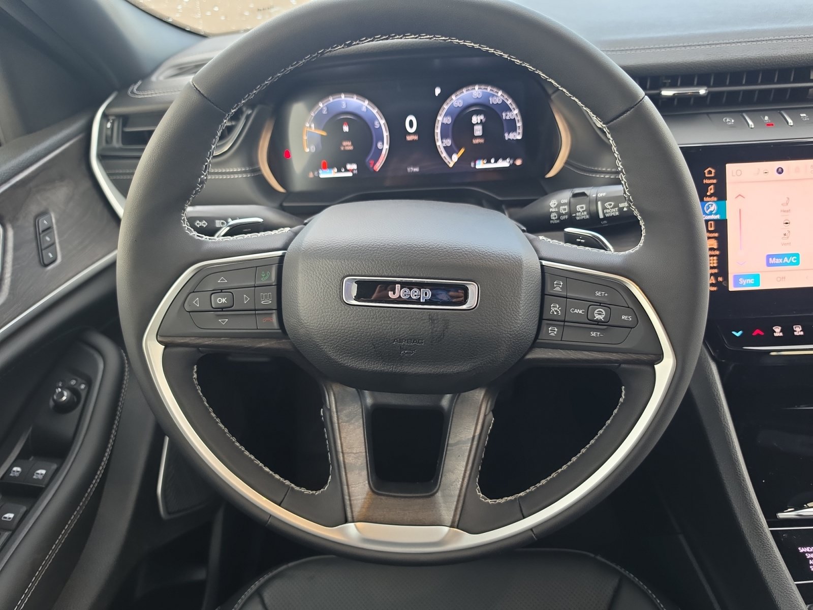 New 2026 Jeep Grand Cherokee Limited AWD/4WD image 12