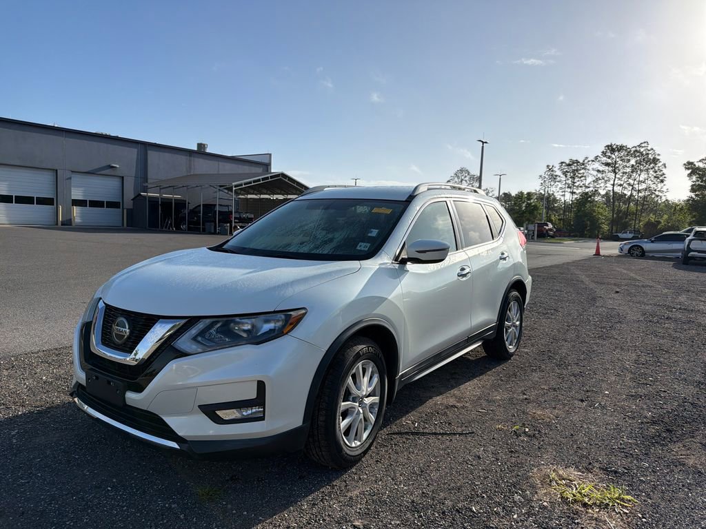 Used 2018 Nissan Rogue SV image 1