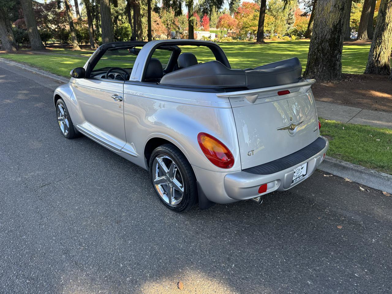 Used 2005 Chrysler PT Cruiser GT FWD image 3