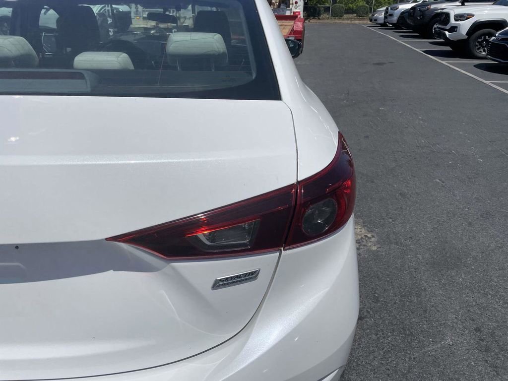 Used 2016 MAZDA MAZDA3 i Sport w/ Preferred Equipment Package FWD image 17