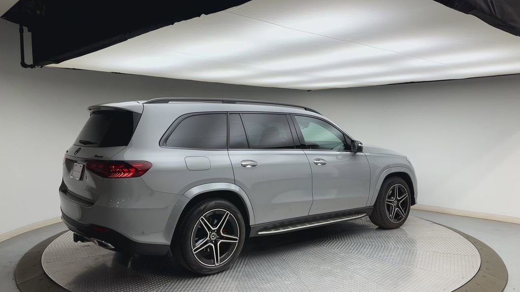 Used 2024 Mercedes-Benz GLS 450 4MATIC image 2