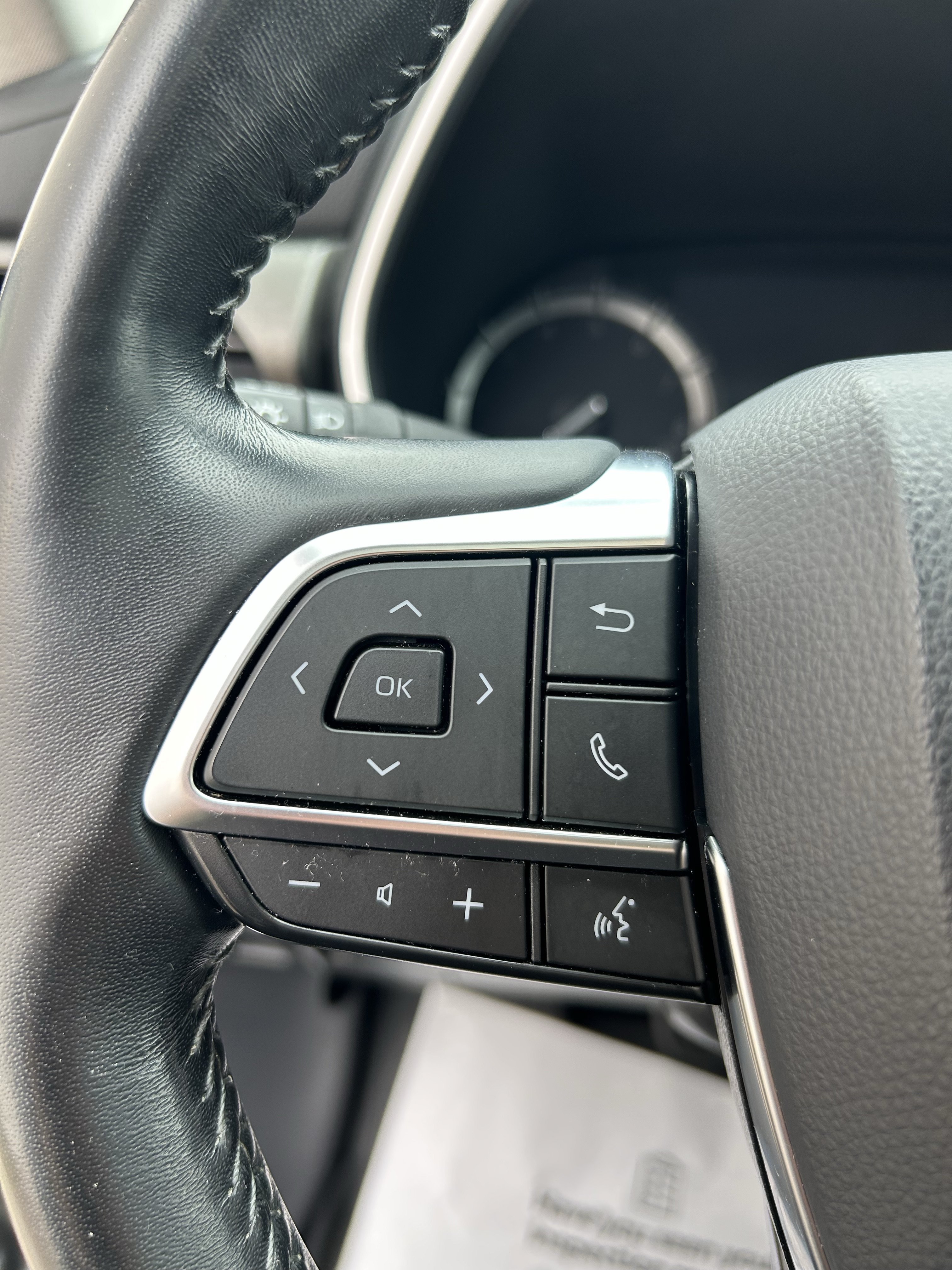 Certified 2020 Toyota Highlander XLE AWD/4WD image 24