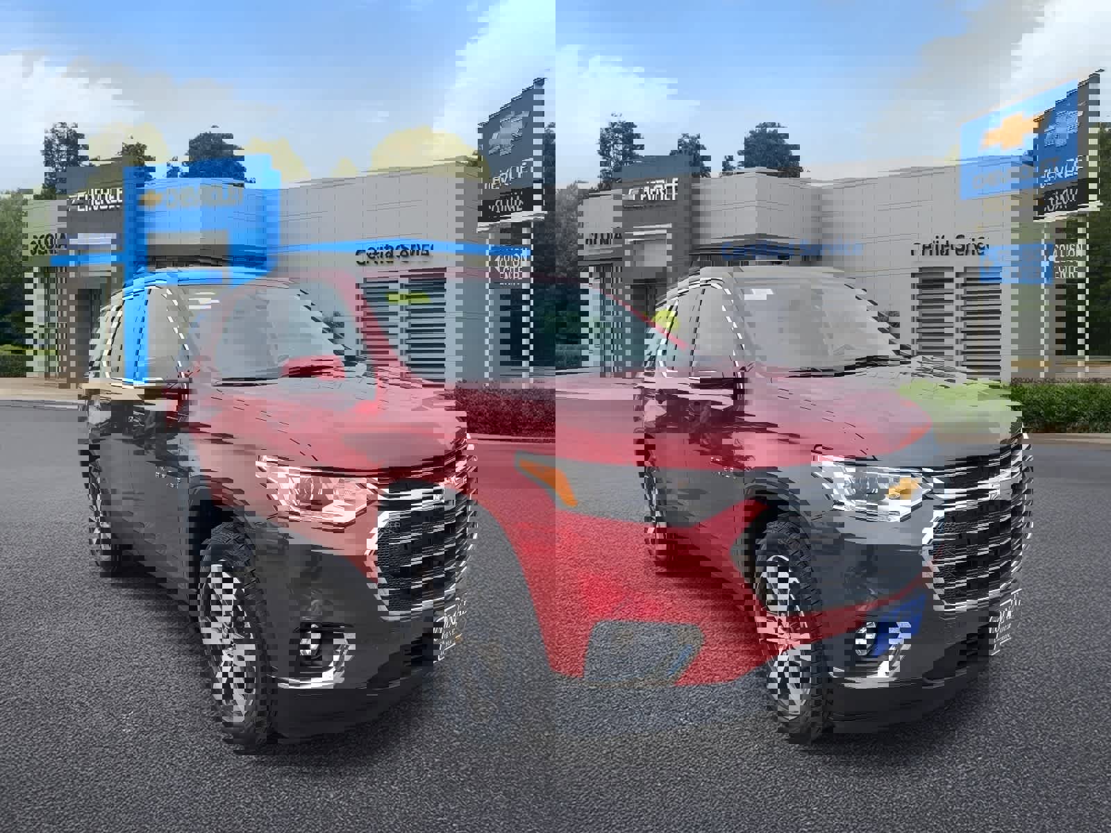 Used 2020 Chevrolet Traverse LT w/ LT Premium Package image 2