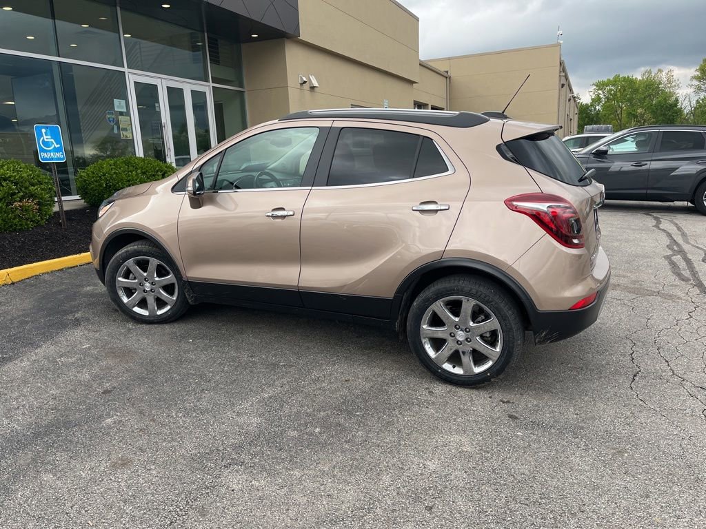 Used 2018 Buick Encore Essence w/ Experience Buick Package FWD image 2
