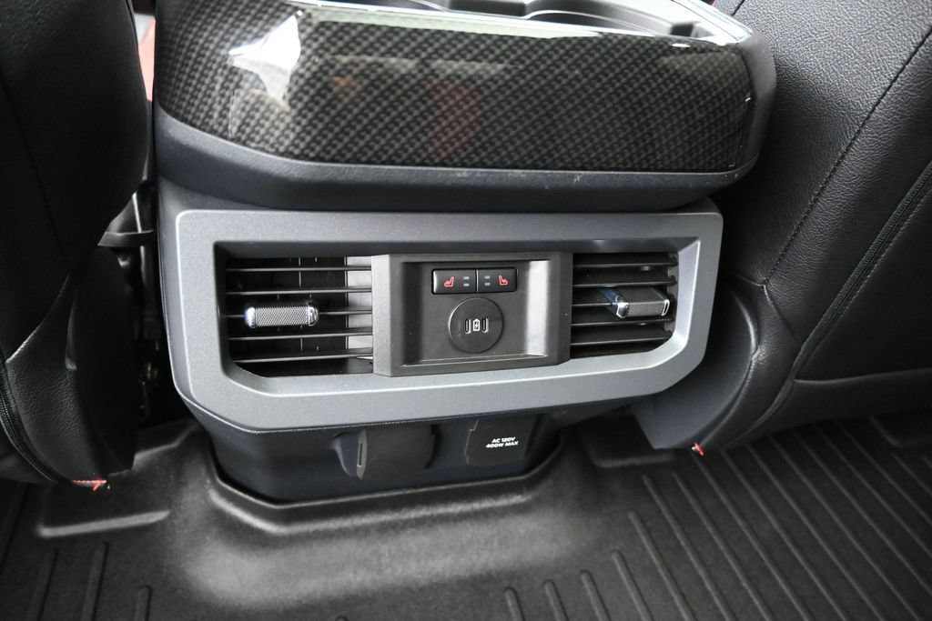 Used 2024 Ford F250 Lariat w/ Lariat Ultimate Package AWD/4WD image 14