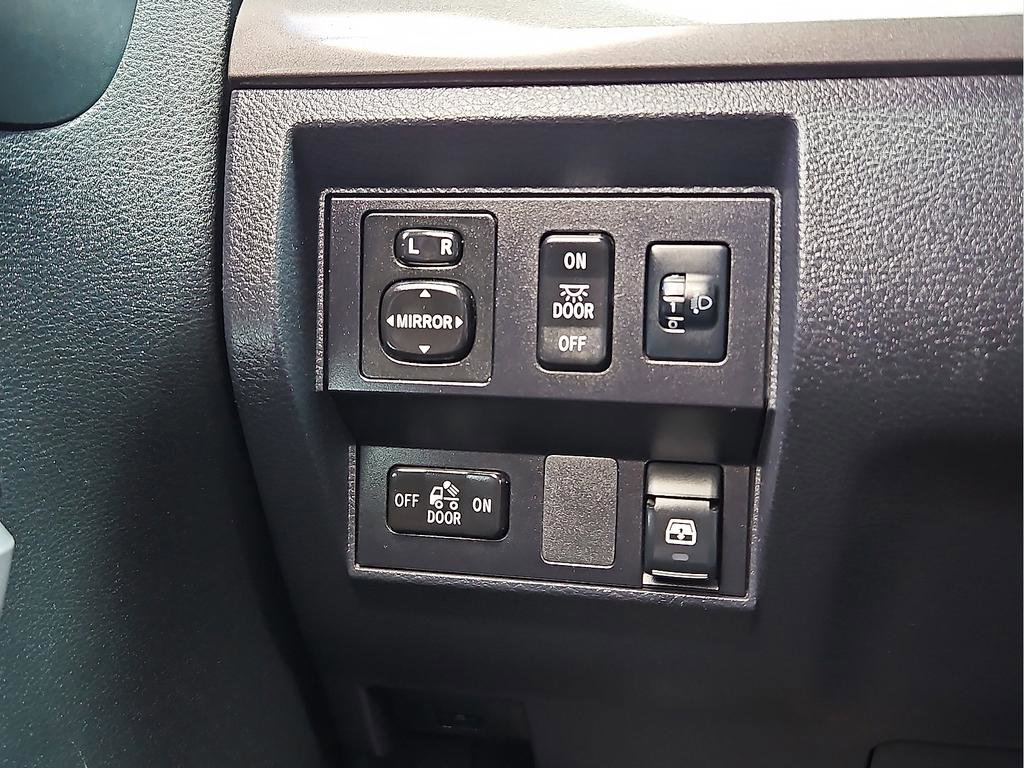 Used 2017 Toyota Tundra SR5 w/ SR5 Upgrade Package image 13
