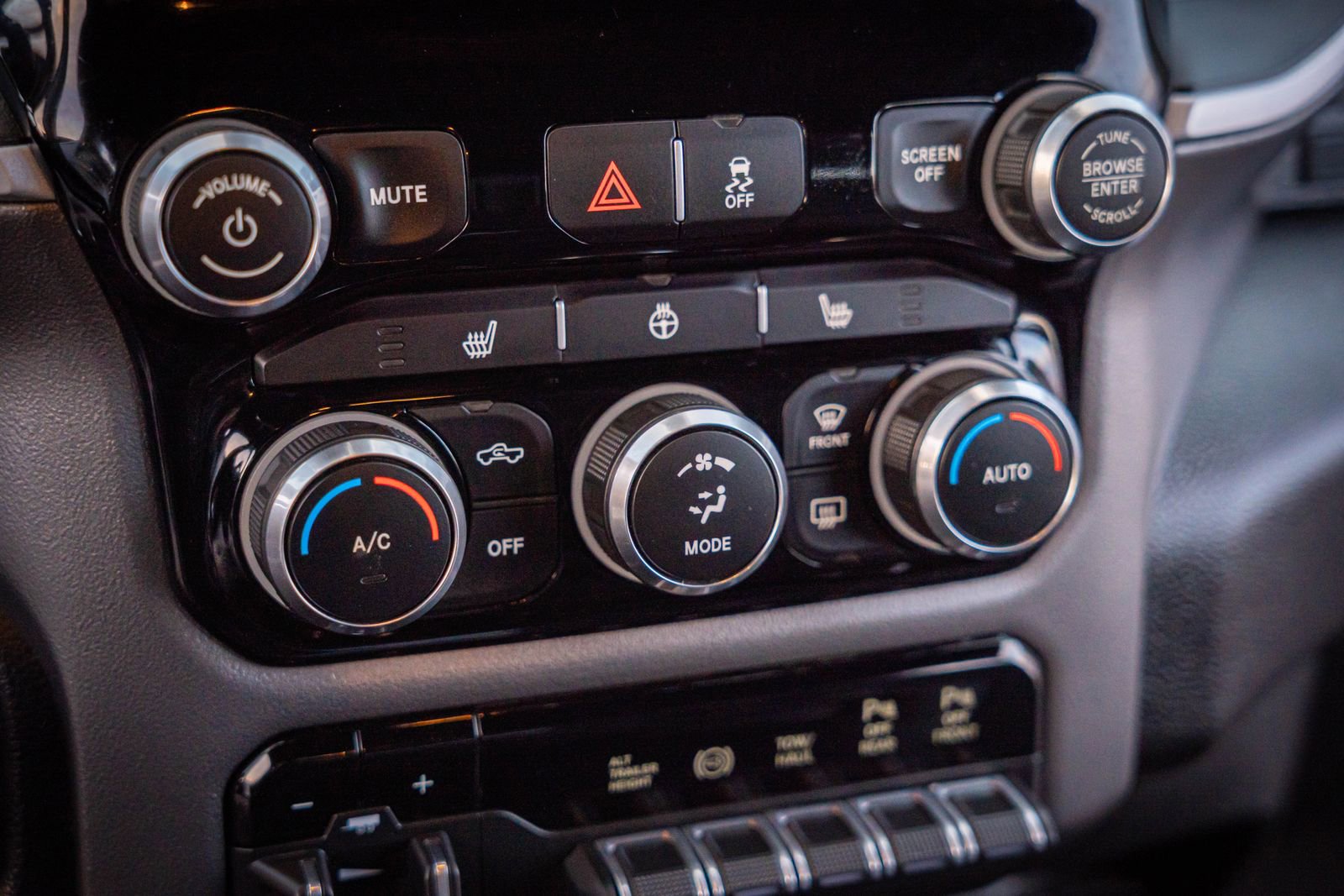 Used 2020 RAM 3500 Big Horn w/ Level 2 Equipment Group image 22