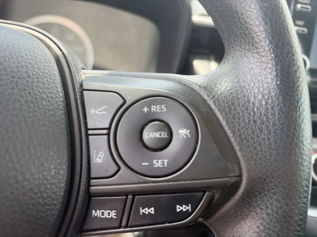 Used 2021 Toyota Corolla LE FWD image 22