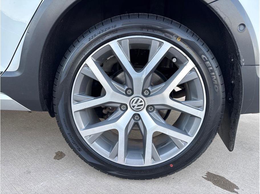 Used 2017 Volkswagen Golf Alltrack SEL AWD/4WD image 29