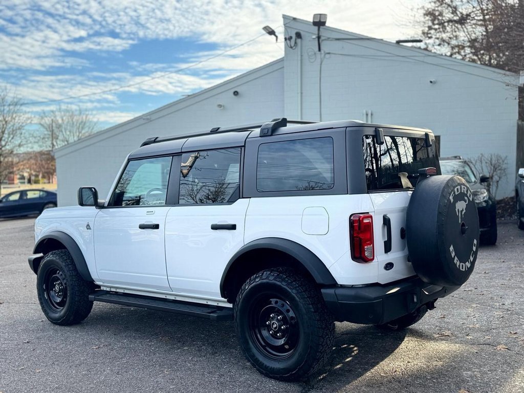 Used 2022 Ford Bronco Black Diamond image 4