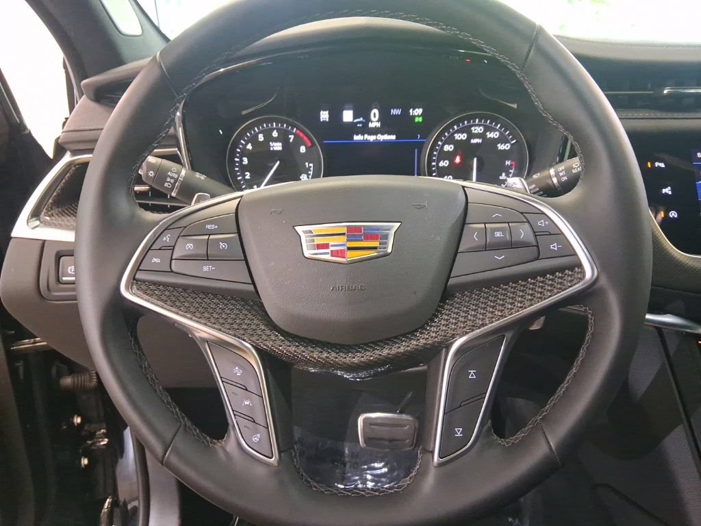 Certified 2026 Cadillac XT5 Sportv w/ LPO, Floor Liner Package AWD/4WD image 22
