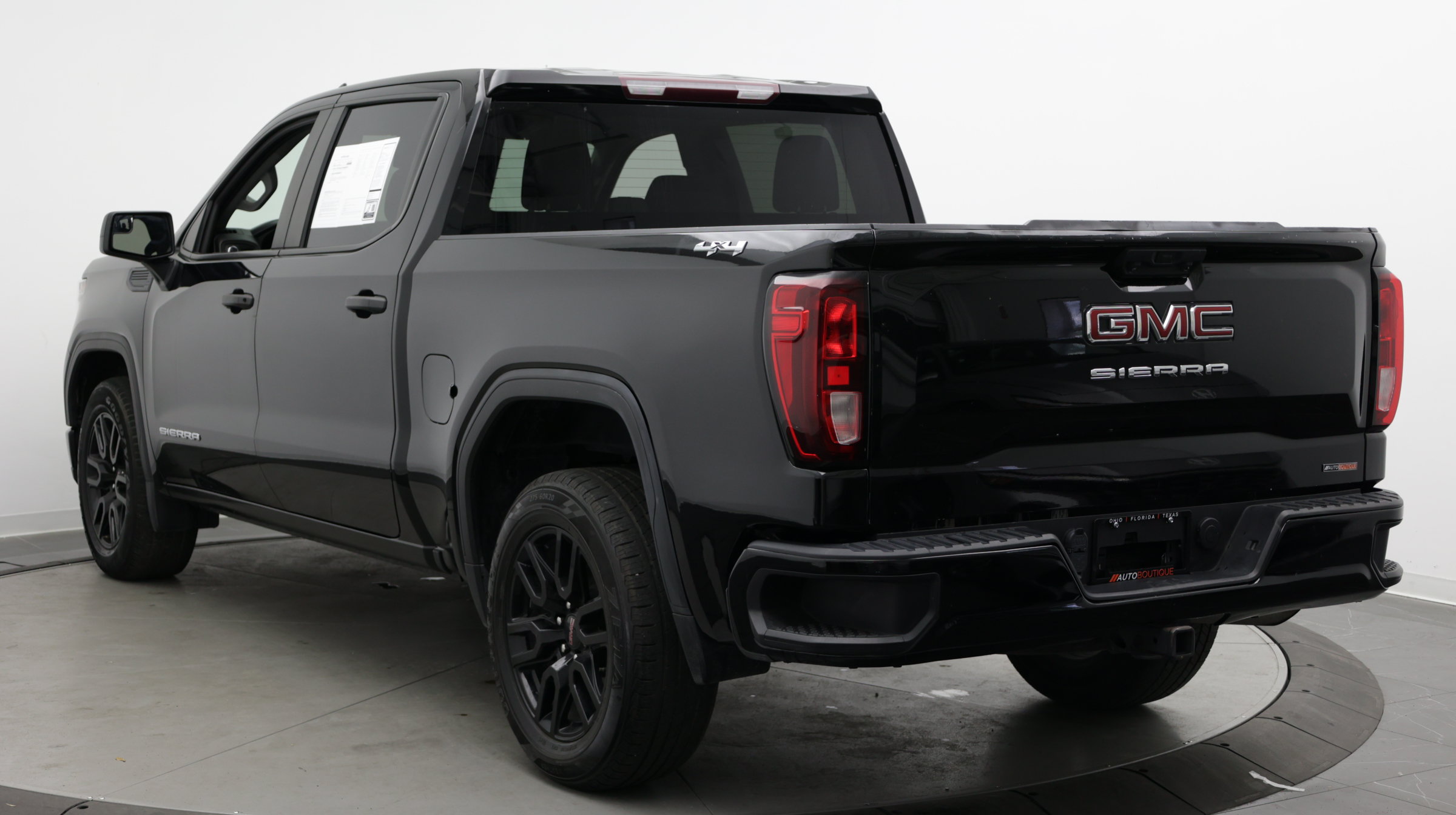 Used 2023 GMC Sierra 1500 Pro w/ Graphite Edition AWD/4WD image 5