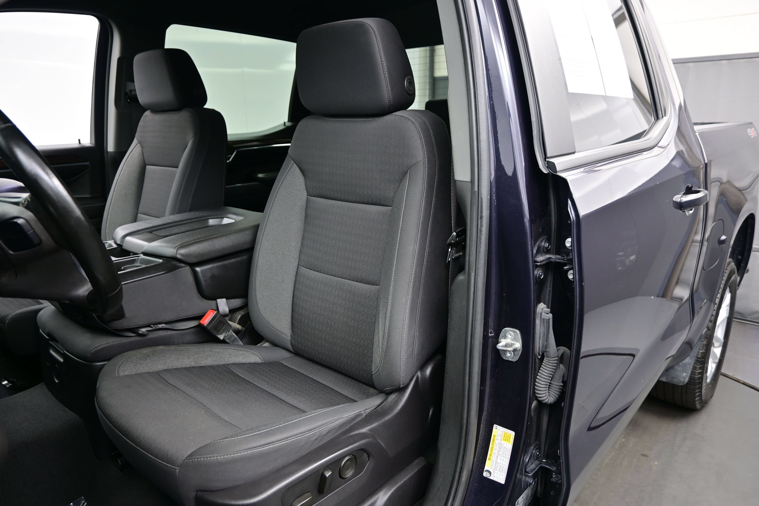 Used 2024 Chevrolet Silverado 1500 LT AWD/4WD image 12
