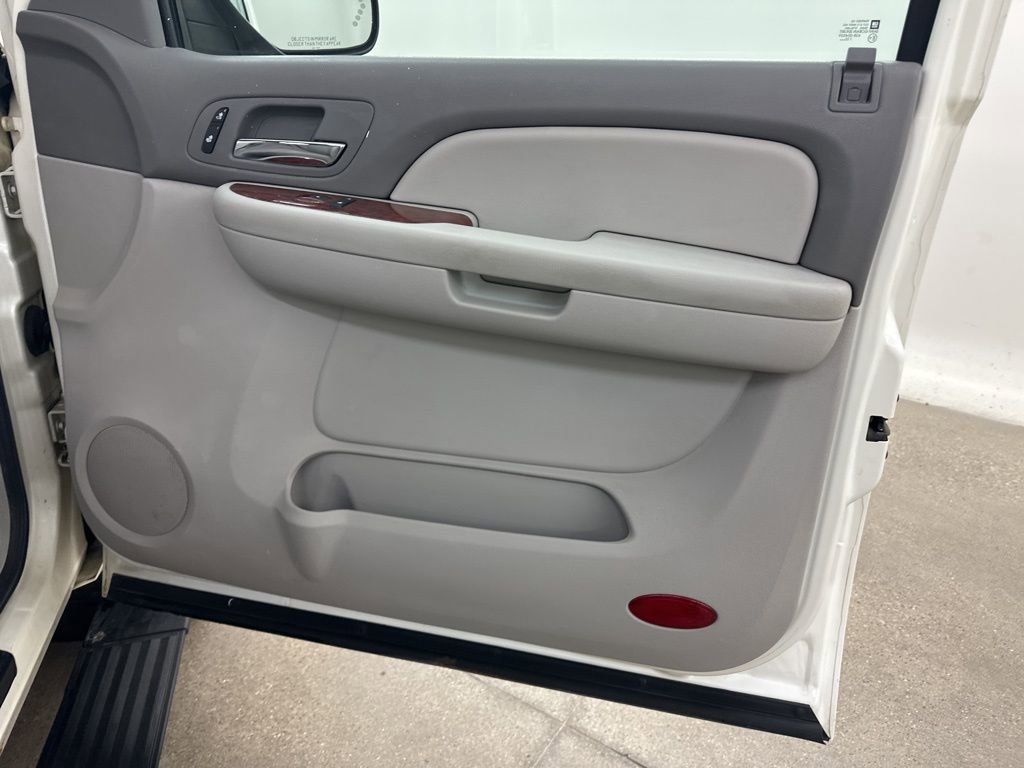 Used 2008 Chevrolet Tahoe LTZ w/ LTZ Preferred Equipment Group image 19