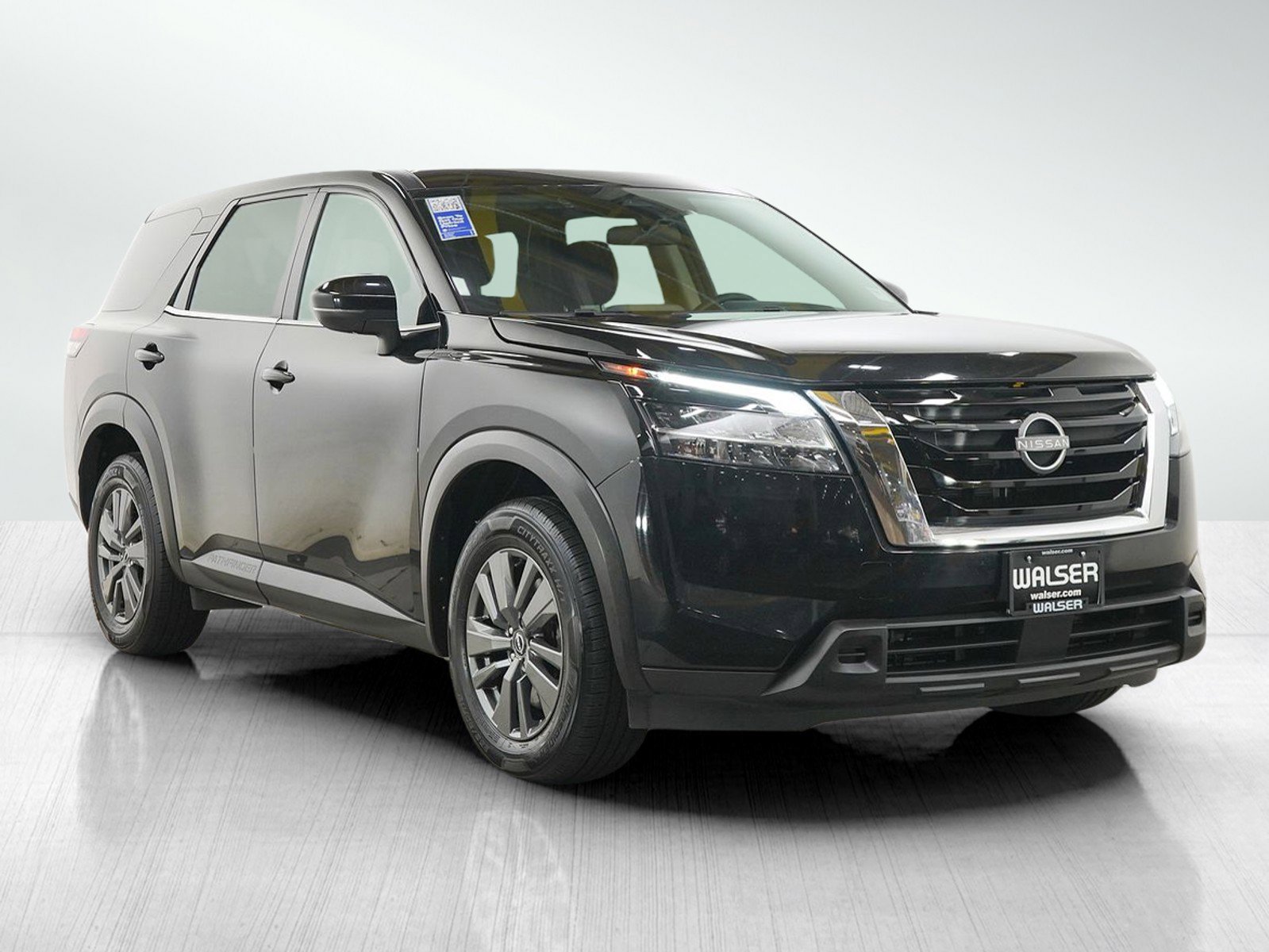 Used 2022 Nissan Pathfinder S AWD/4WD image 7