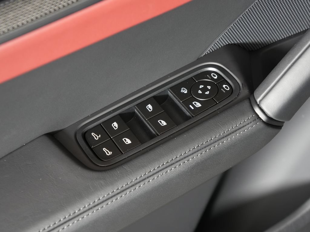 Used 2026 Porsche Cayenne GTS AWD/4WD image 15