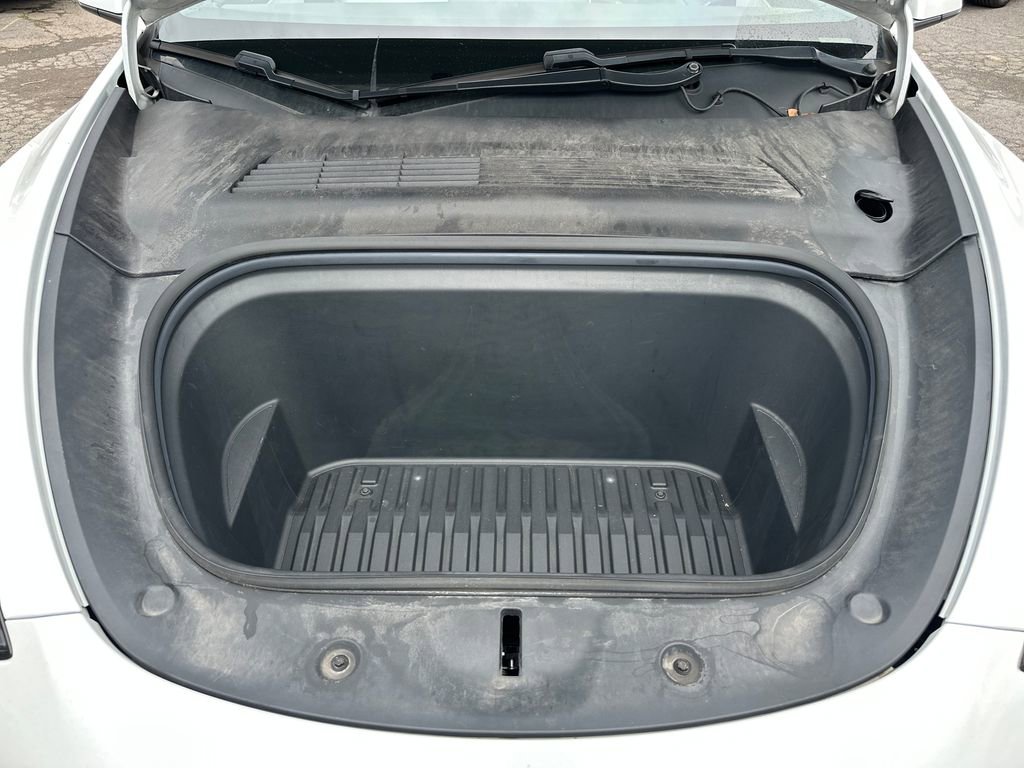 Used 2021 Tesla Model Y Long Range image 21