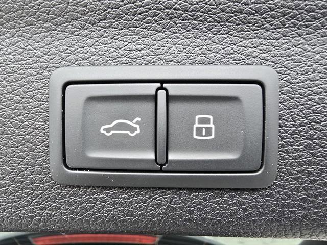 Used 2025 Audi Q3 2.0T Premium w/ Convenience Package image 13