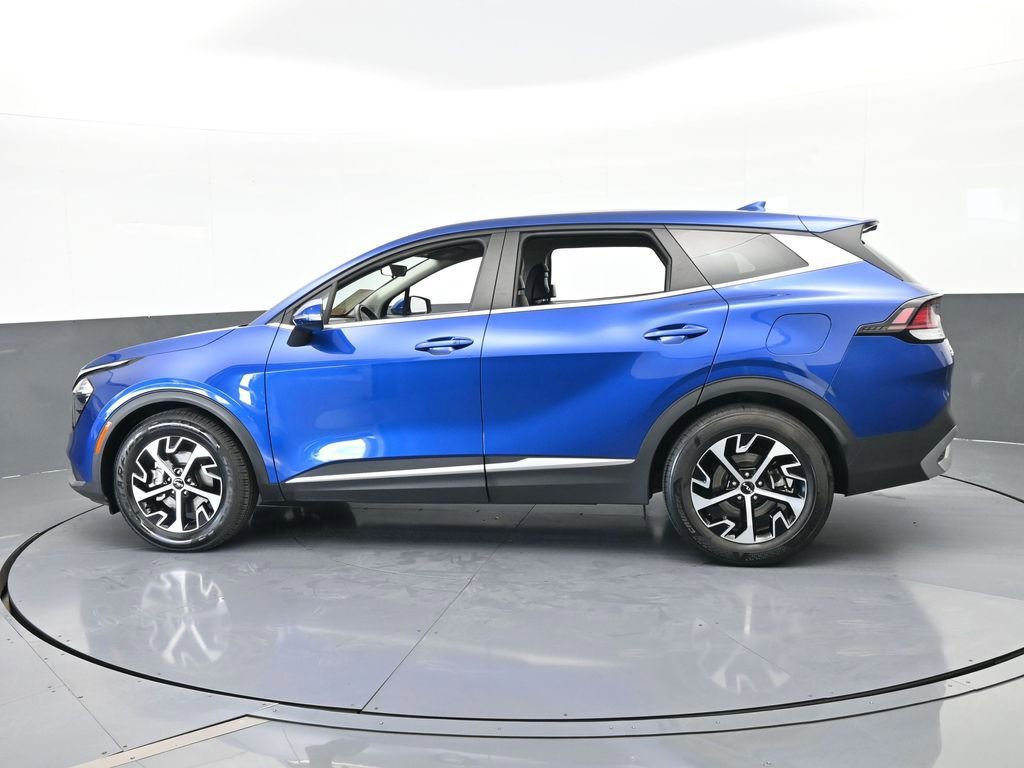 Used 2023 Kia Sportage EX image 3