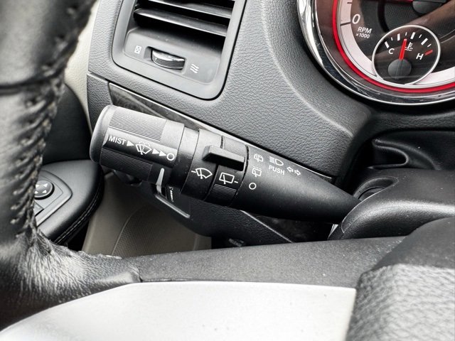 Used 2019 Dodge Grand Caravan SE w/ UConnect Hands-Free Group image 21