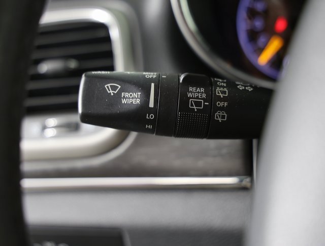 Used 2018 Jeep Grand Cherokee Limited image 23