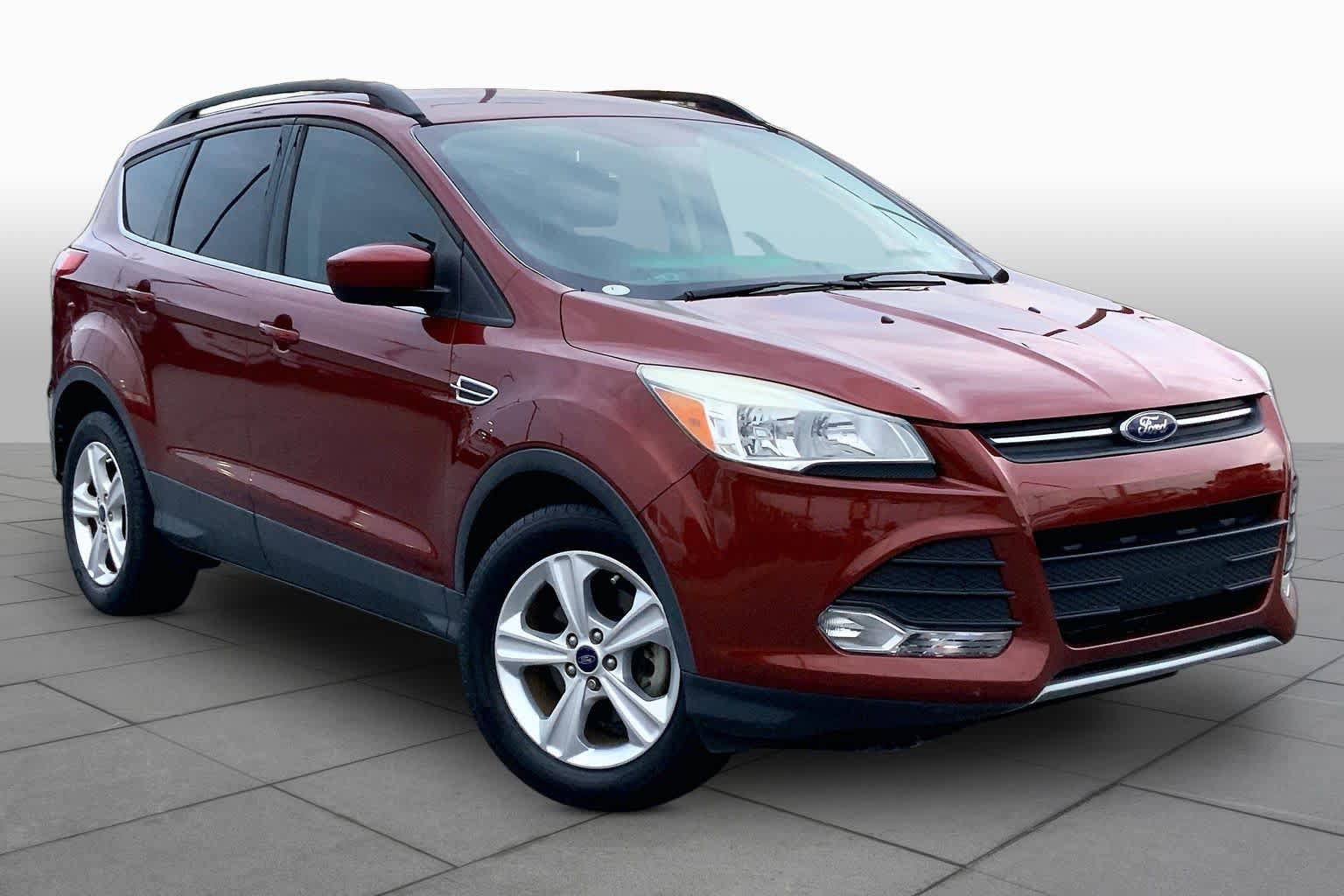 Used 2016 Ford Escape SE w/ Equipment Group 201A FWD image 3