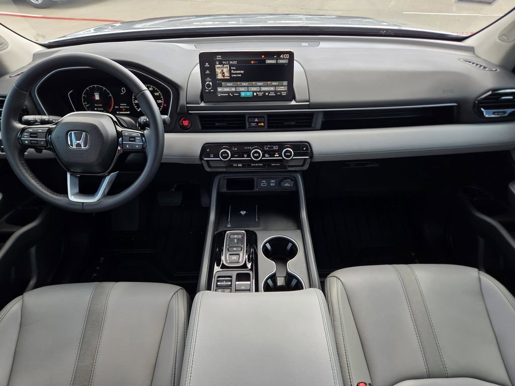 Certified 2025 Honda Pilot Touring image 15
