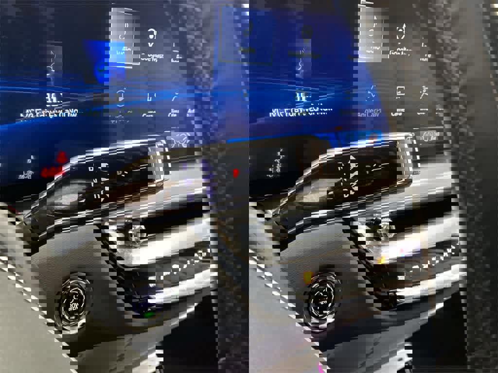 Certified 2024 Cadillac Lyriq Luxury image 27