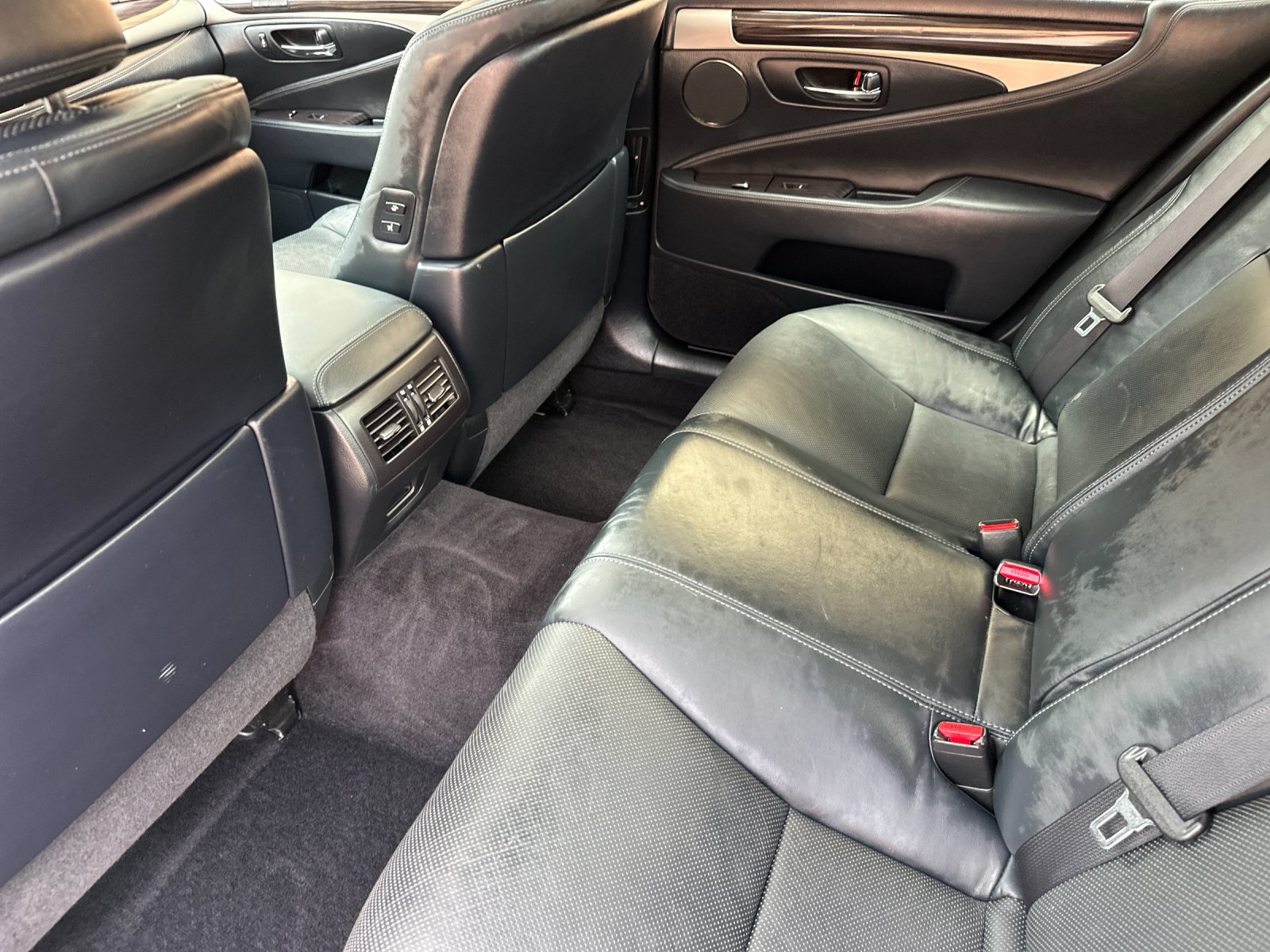 Used 2015 Lexus LS 460 w/ Comfort Package RWD image 14
