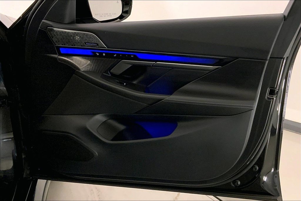 Certified 2025 BMW M5 w/ Executive Package AWD/4WD image 25
