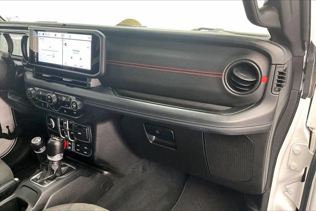 Used 2024 Jeep Wrangler Unlimited Rubicon AWD/4WD image 16