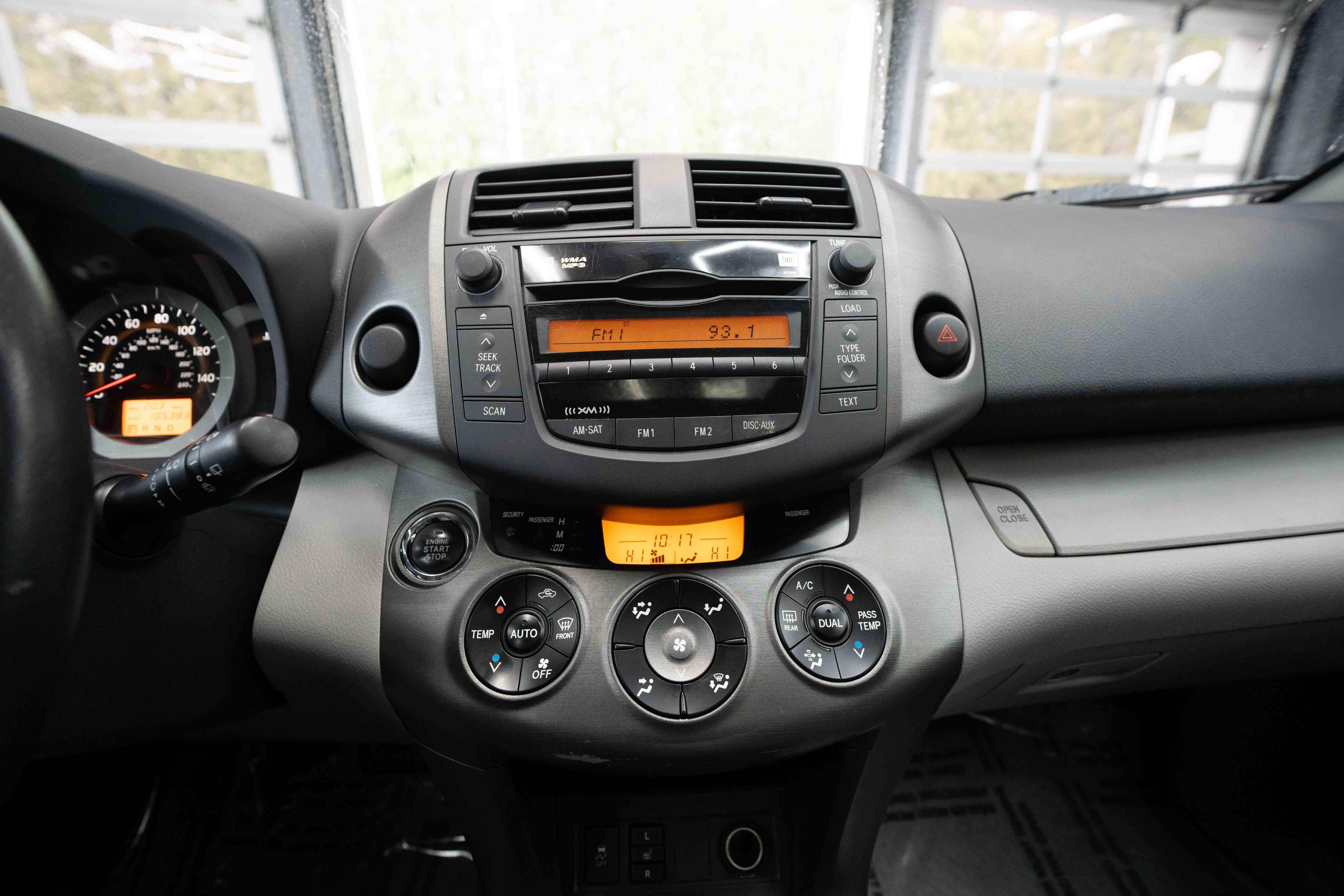 Used 2009 Toyota RAV4 Limited image 17