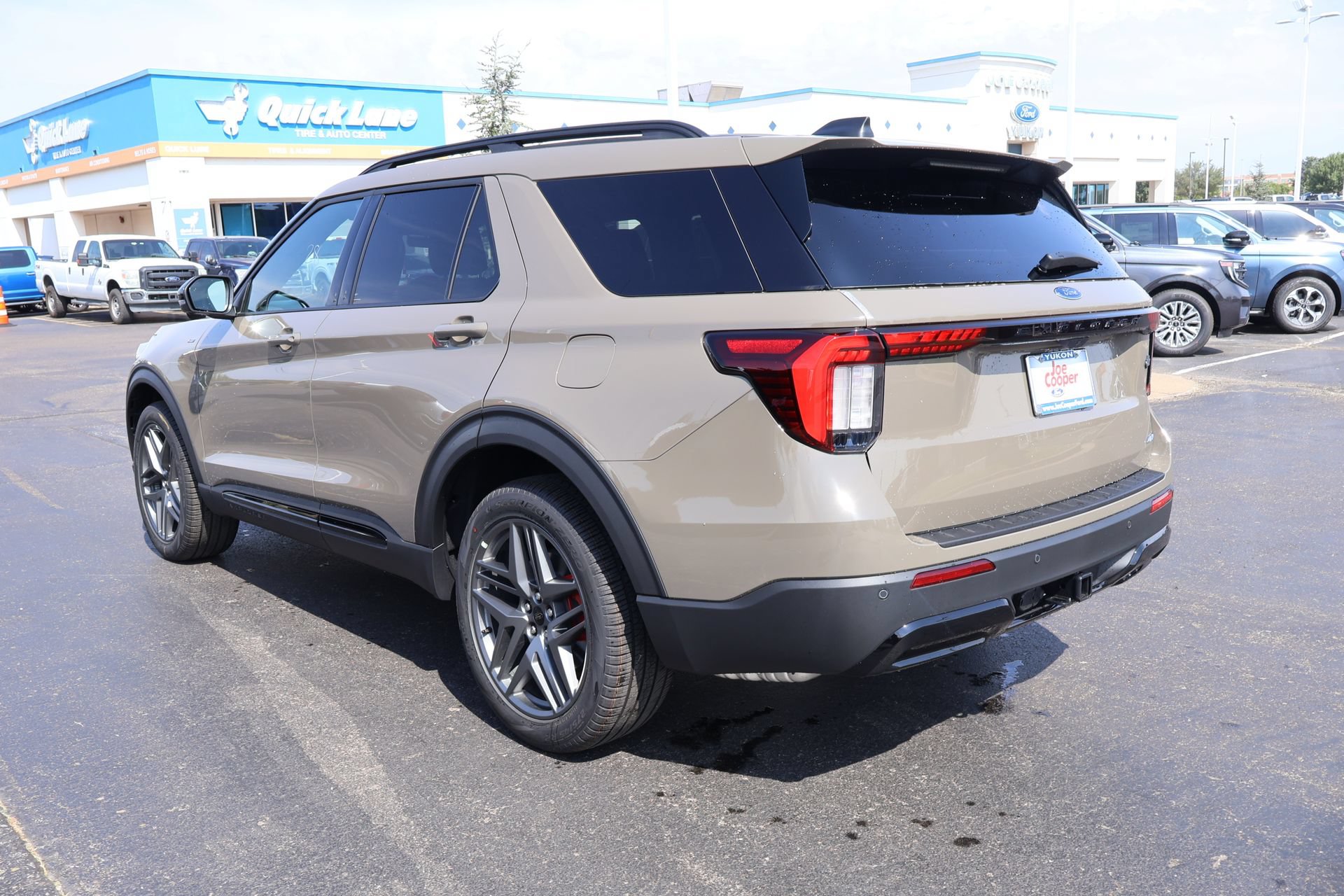 New 2026 Ford Explorer ST-Line w/ ST-Line Street Pack AWD/4WD image 24