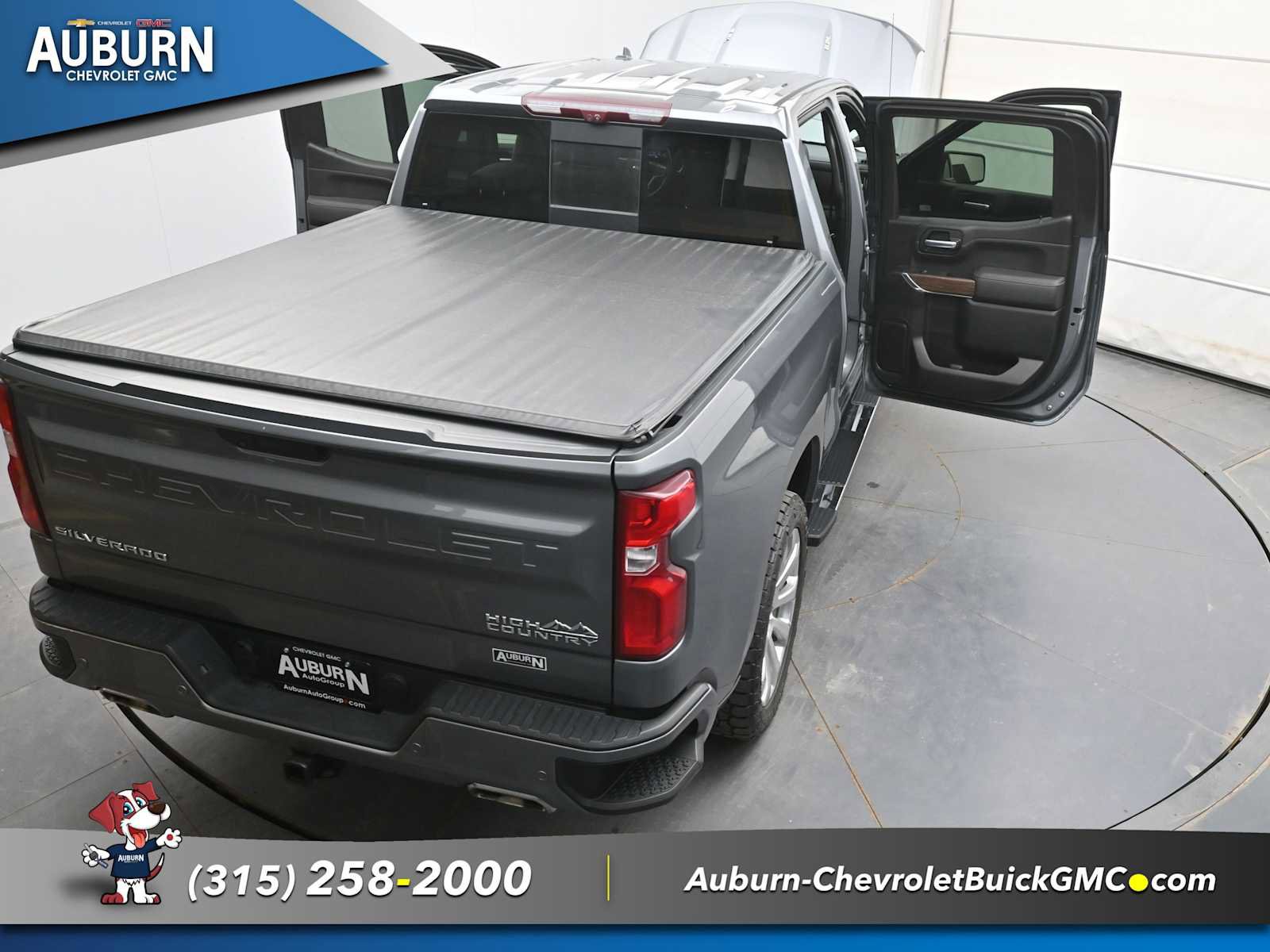 Used 2021 Chevrolet Silverado 1500 High Country w/ Technology Package image 37