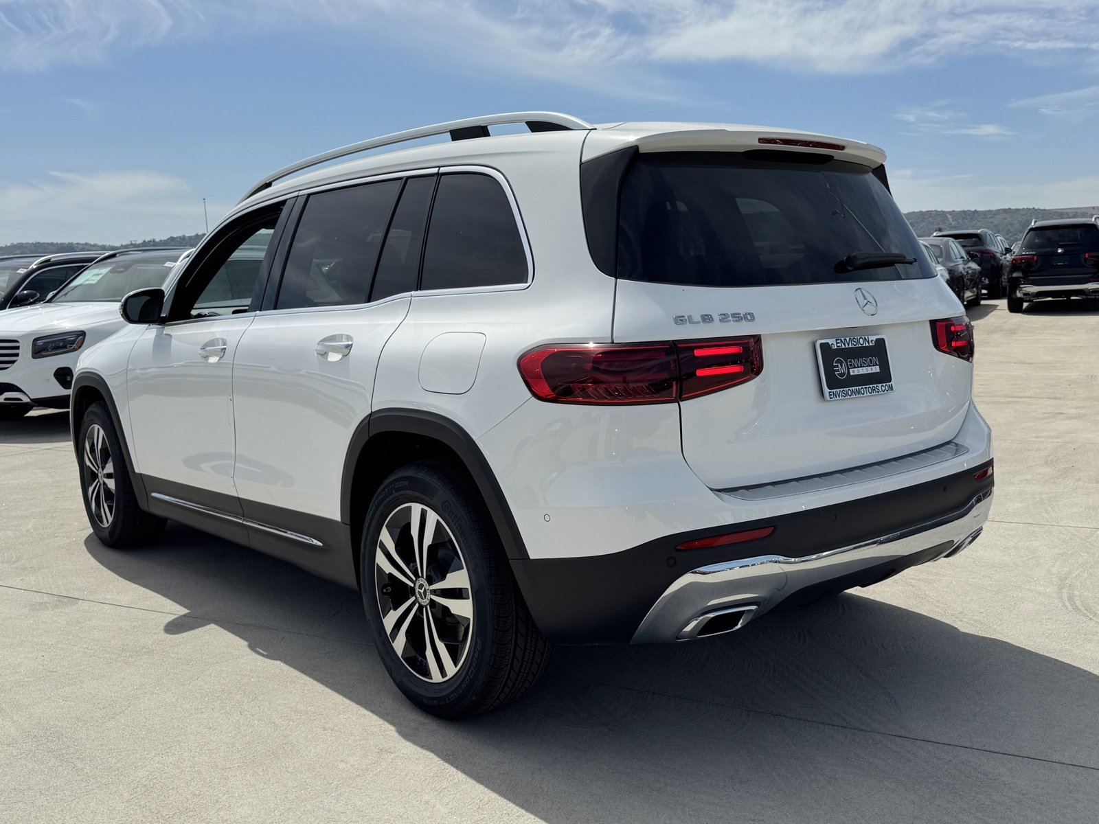 New 2026 Mercedes-Benz GLB 250 image 9