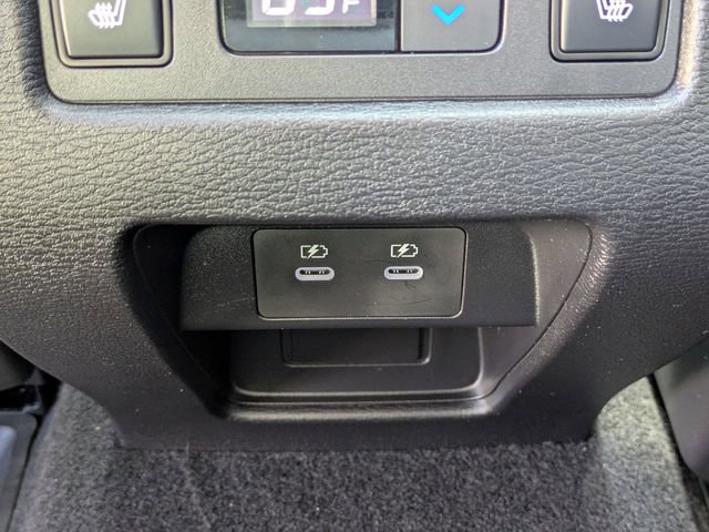 Used 2025 Mitsubishi Outlander SEL image 16