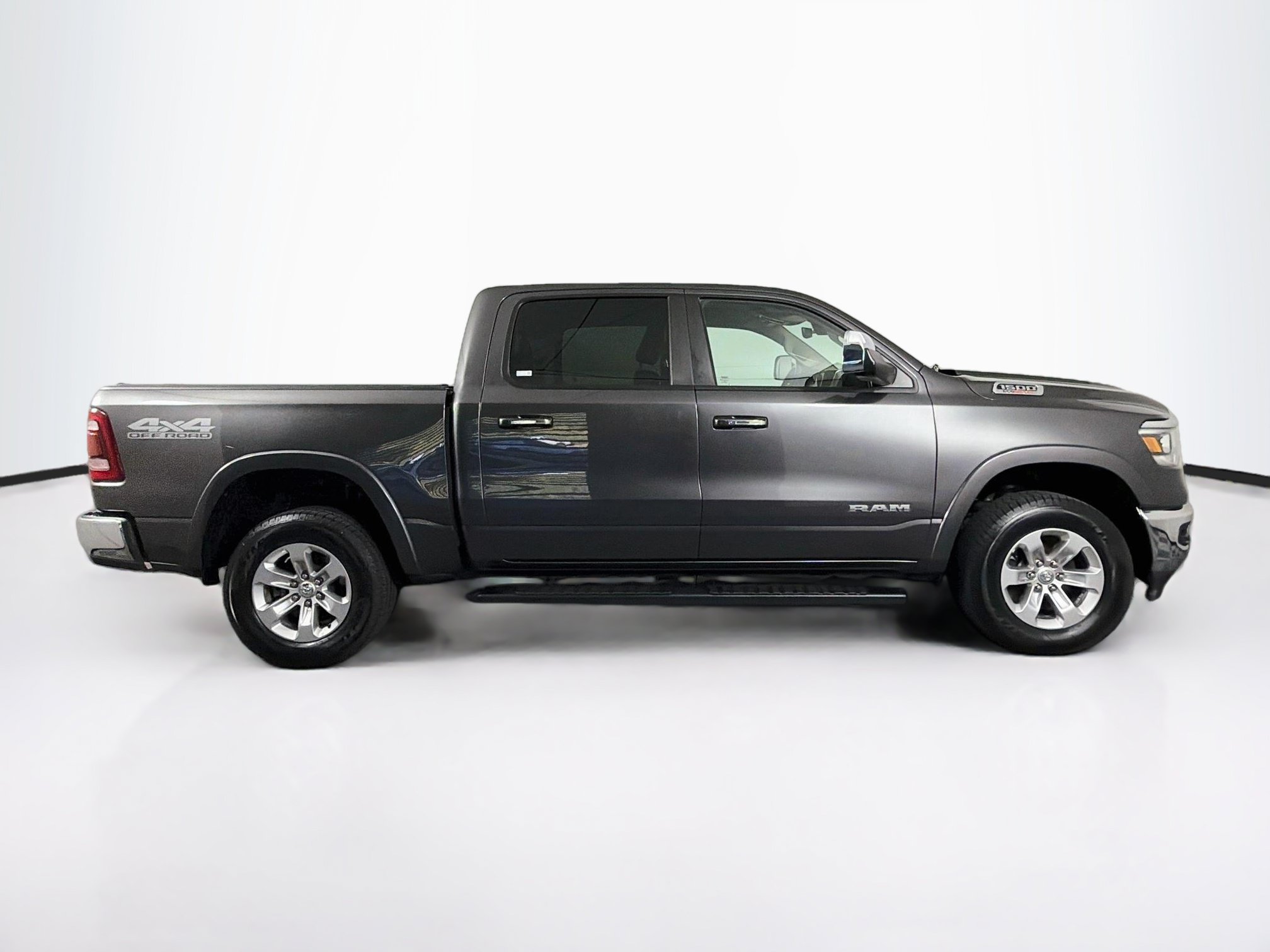Used 2021 RAM 1500 Laramie AWD/4WD image 10