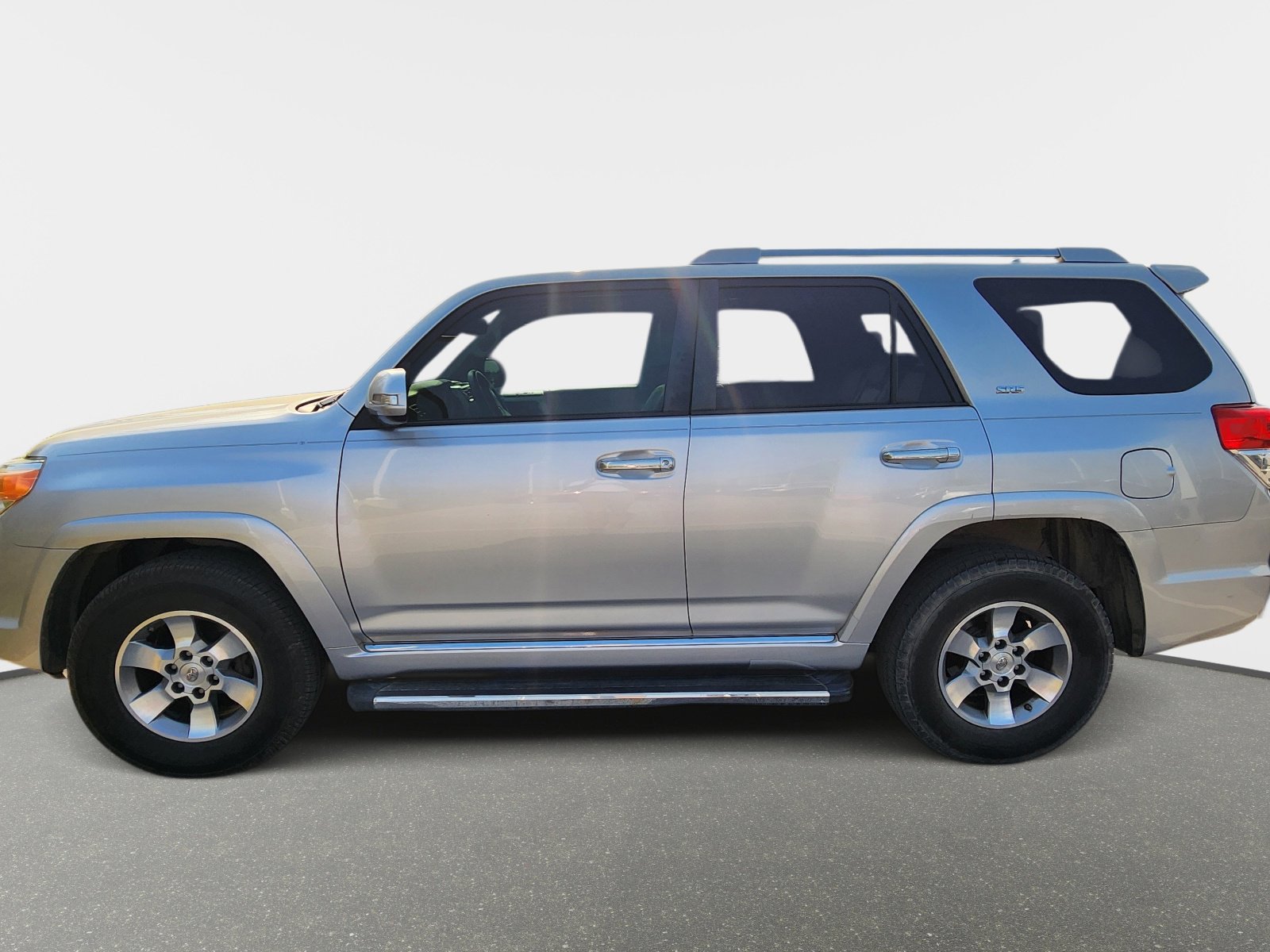 Used 2013 Toyota 4Runner SR5 w/ Premium Pkg w/3rd Row Seat image 2
