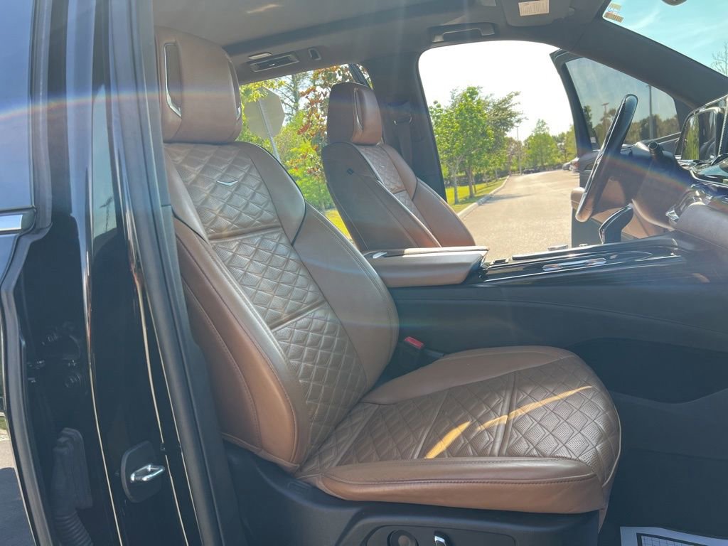 Used 2022 Cadillac Escalade Premium Luxury RWD image 57