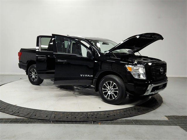 Used 2024 Nissan Titan SV w/ Accessory Utility Package image 9