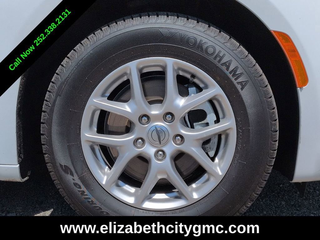 Used 2024 Chrysler Voyager LX FWD image 11