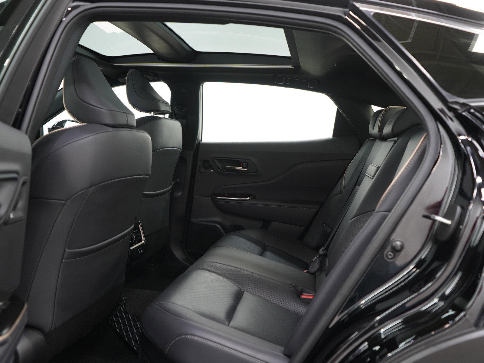 Used 2024 Toyota Crown Limited AWD/4WD image 14