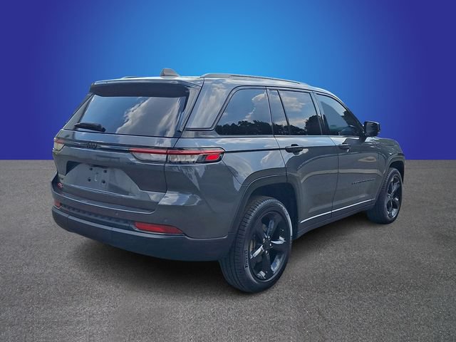 Used 2023 Jeep Grand Cherokee Altitude AWD/4WD image 4