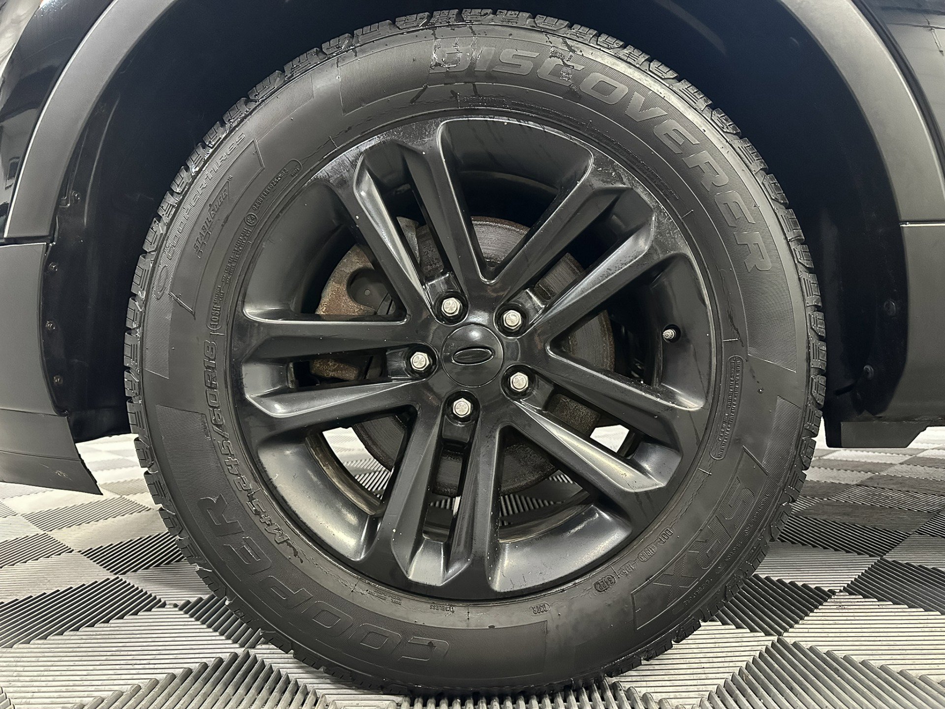 Used 2017 Ford Explorer XLT image 12