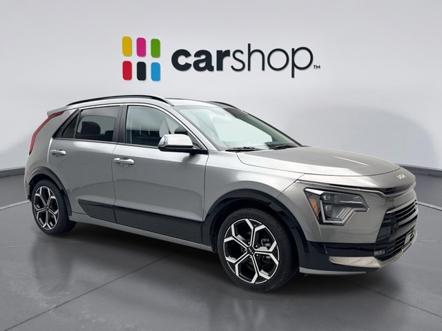 Used 2023 Kia Niro SX Touring image 7