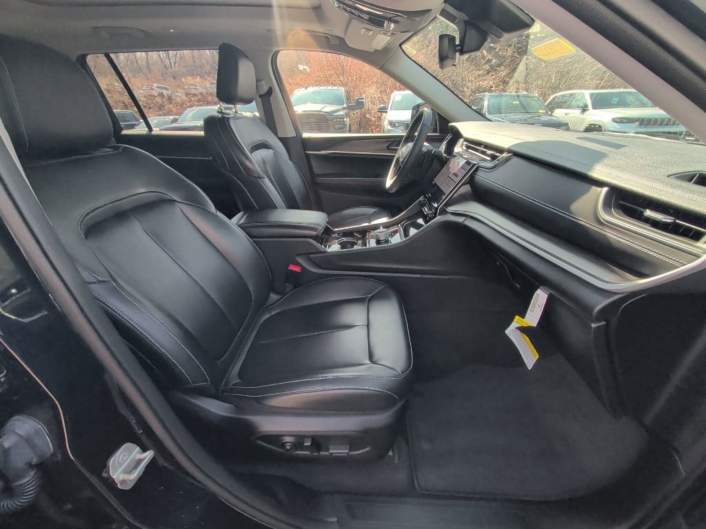 Used 2023 Jeep Grand Cherokee L Limited image 16