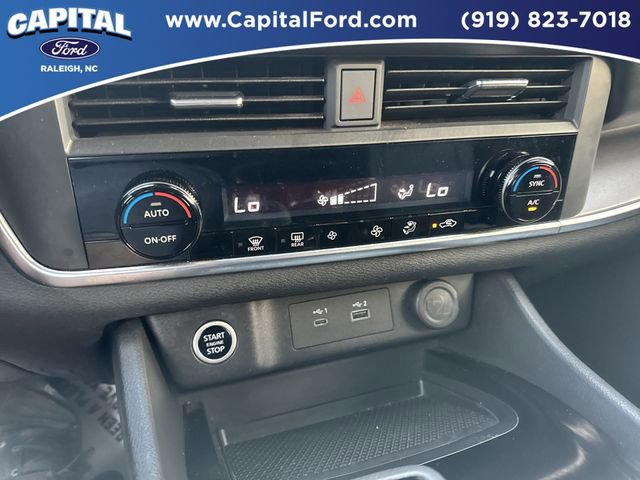 Used 2023 Nissan Rogue SV image 28